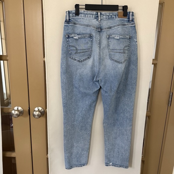 American Eagle Womens 12 Blue Light Wash High Rise Curvy Mom Jeans Denim Pants - Picture 4 of 10
